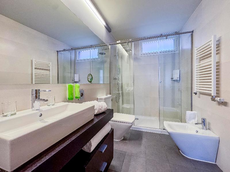 Hotel Jardines de Uleta Suites image