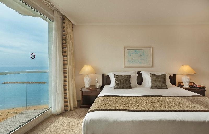 Crowne Plaza Tel Aviv Beach image