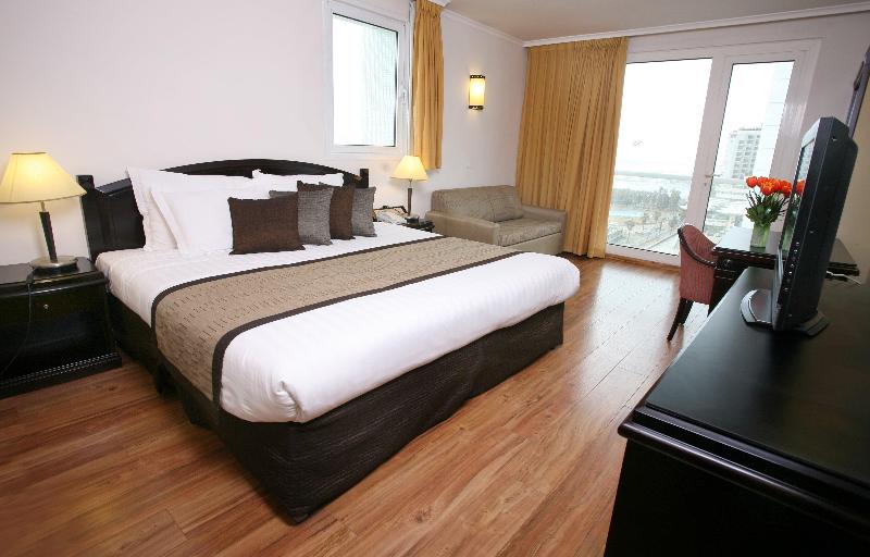 Crowne Plaza Tel Aviv Beach image