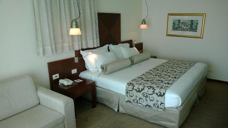 Crowne Plaza Tel Aviv Beach image