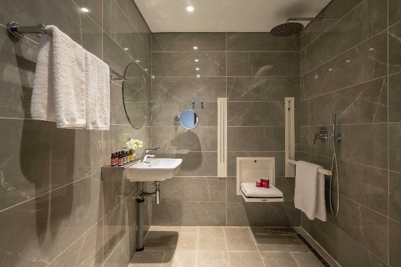 Crowne Plaza Tel Aviv Beach image
