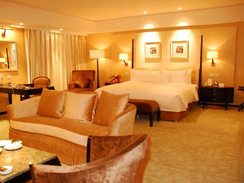 The Lakeview Hotel image