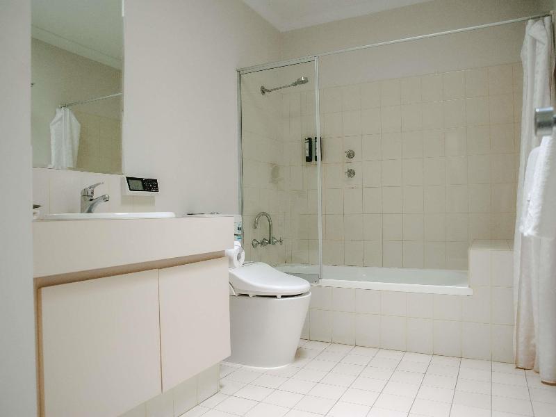 Novotel Swan Valley Vines Resort image