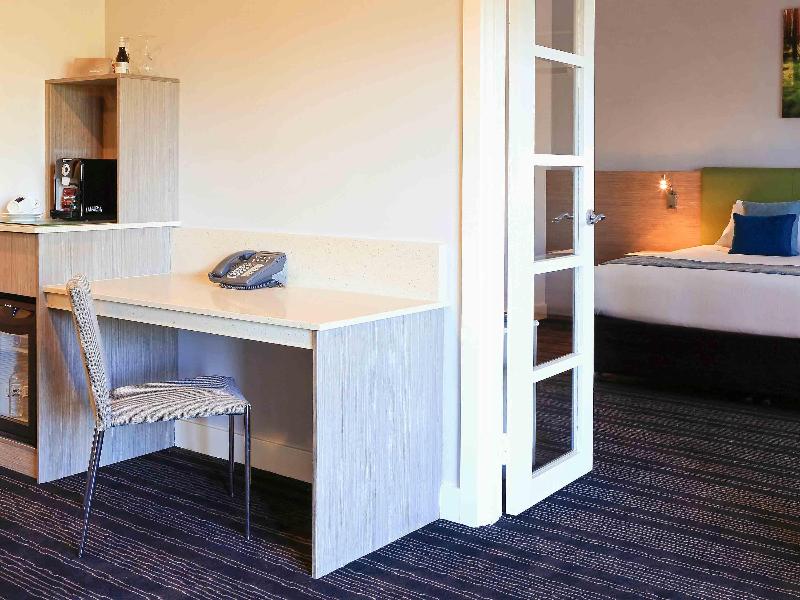 Novotel Swan Valley Vines Resort image