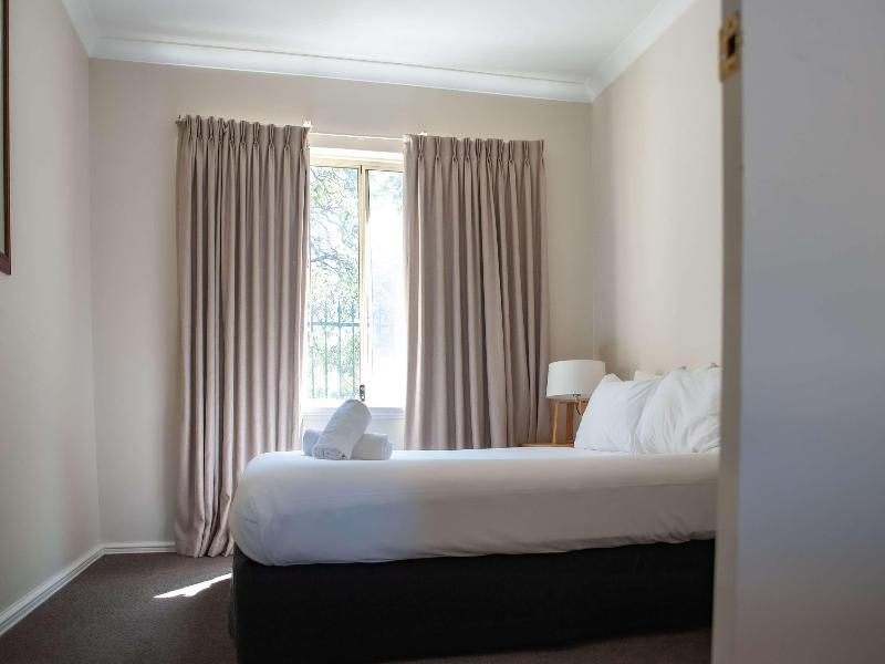 Novotel Swan Valley Vines Resort image