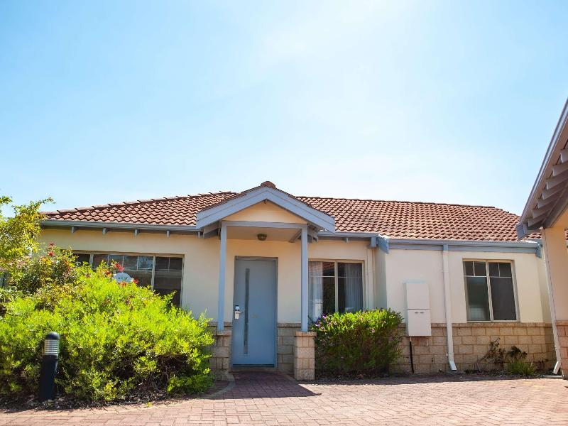 Novotel Swan Valley Vines Resort image