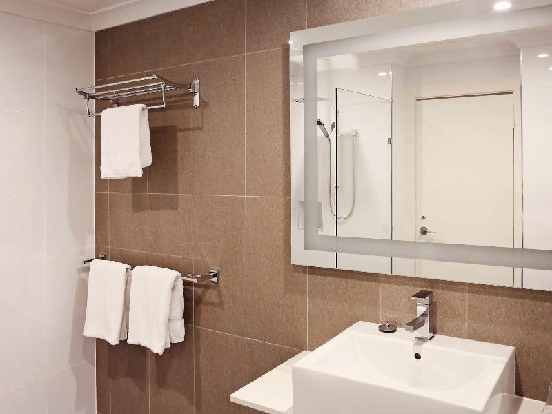 Novotel Swan Valley Vines Resort image