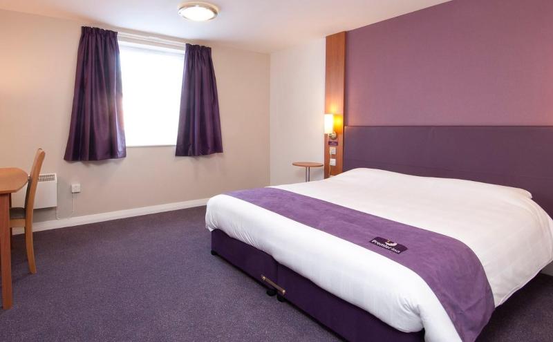 Premier Inn Man Airport (M56/J6) Runger Lane North image