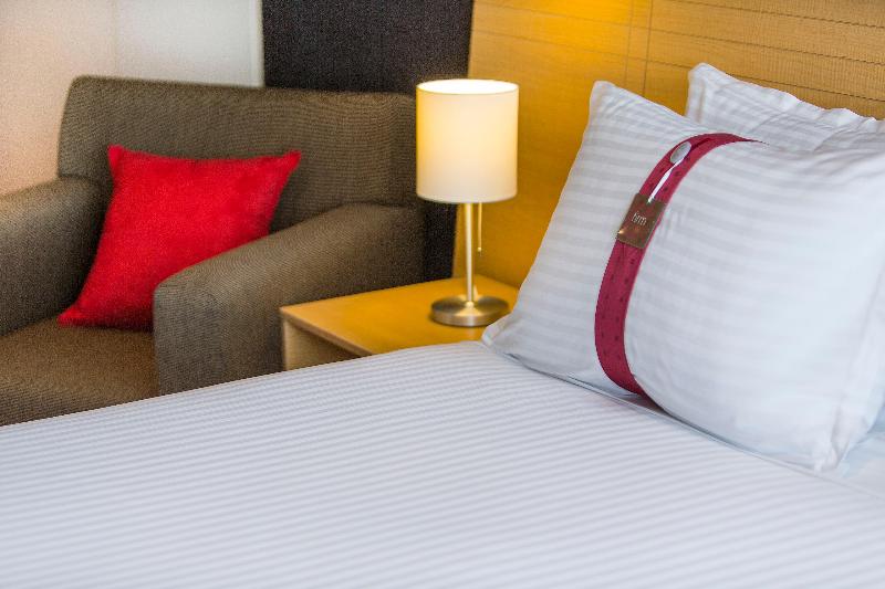Holiday Inn Melbourne Airport image
