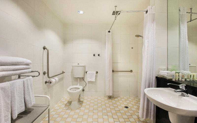 Holiday Inn Melbourne Airport image