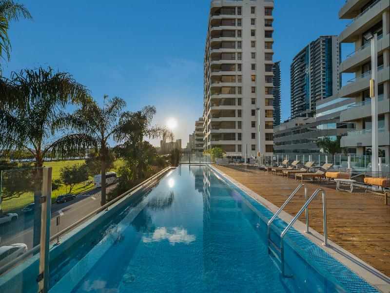 Crowne Plaza Perth image
