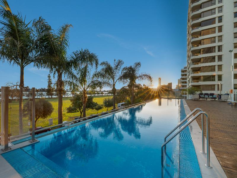 Crowne Plaza Perth image