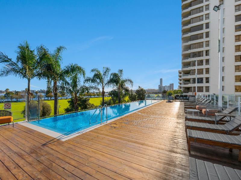 Crowne Plaza Perth image