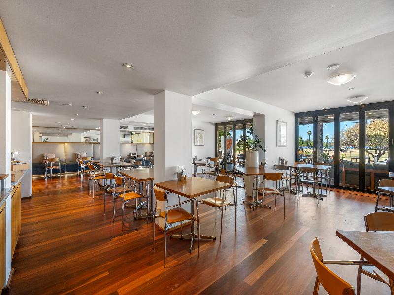 Crowne Plaza Perth image