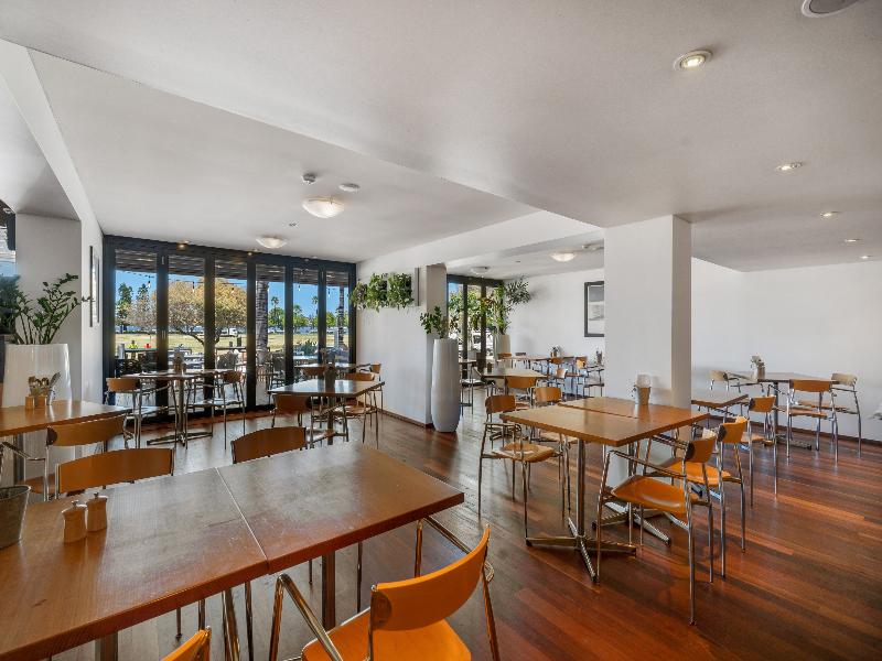 Crowne Plaza Perth image