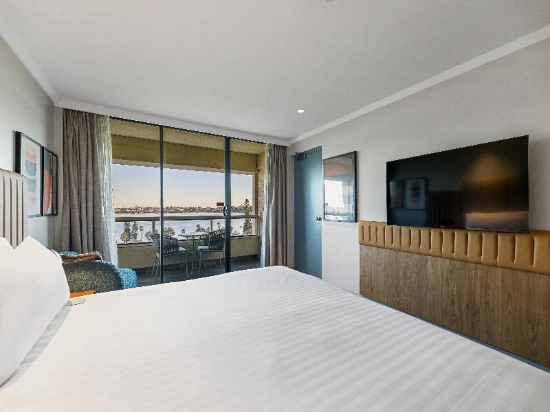 Crowne Plaza Perth image
