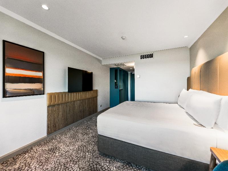 Crowne Plaza Perth image