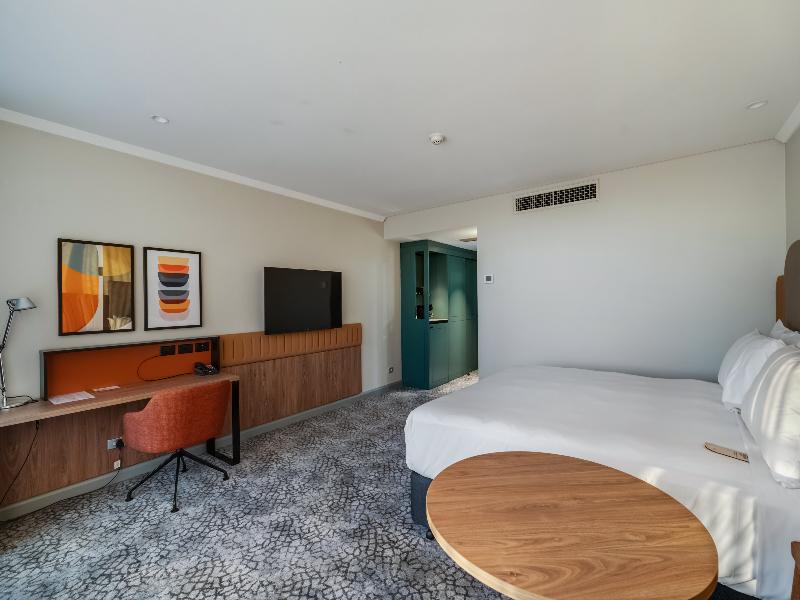 Crowne Plaza Perth image