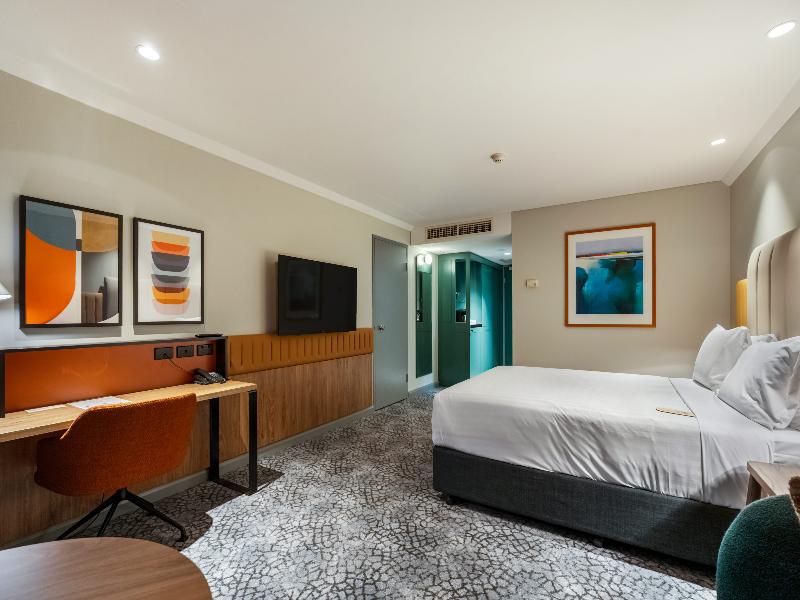 Crowne Plaza Perth image