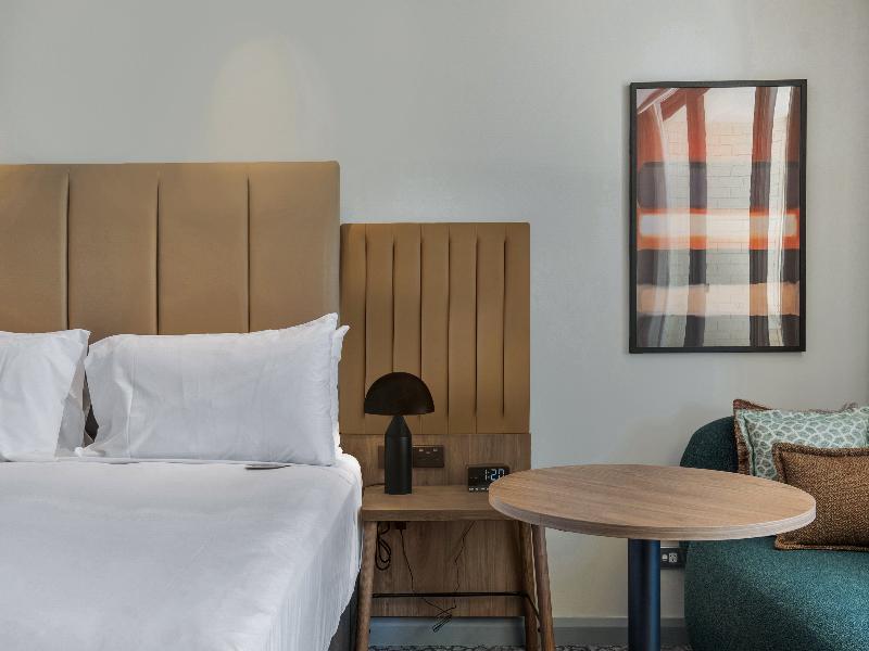 Crowne Plaza Perth image
