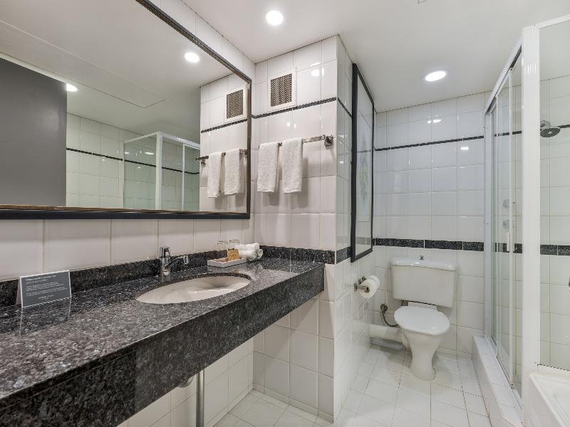Crowne Plaza Perth image