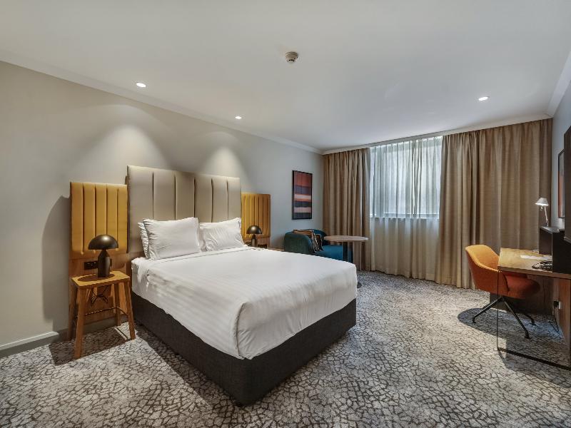 Crowne Plaza Perth image