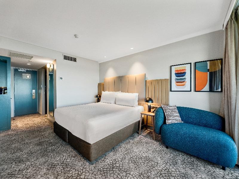 Crowne Plaza Perth image