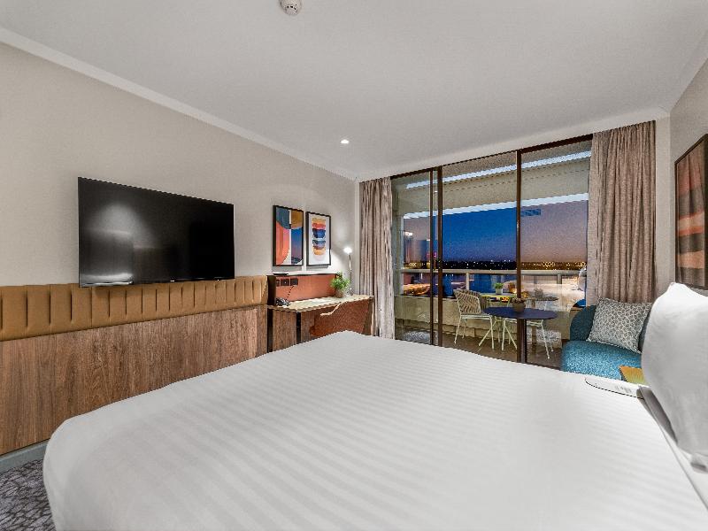 Crowne Plaza Perth image