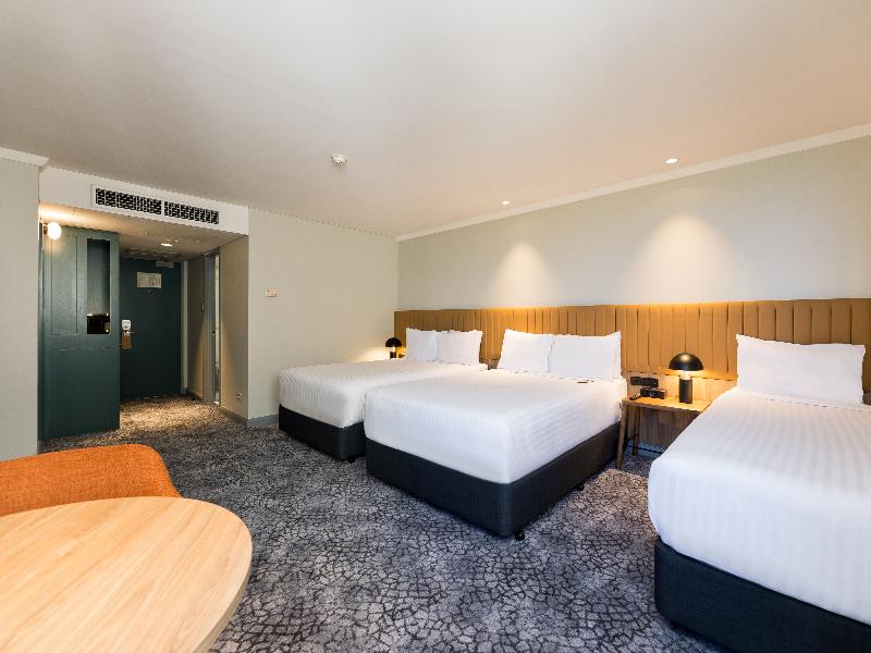 Crowne Plaza Perth image