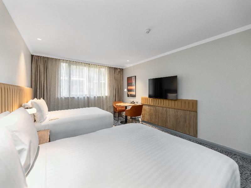 Crowne Plaza Perth image