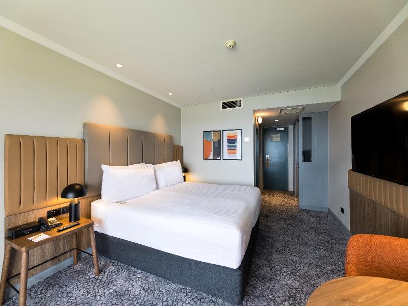 Crowne Plaza Perth image