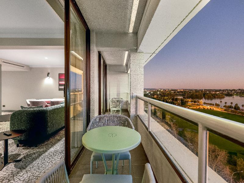 Crowne Plaza Perth image