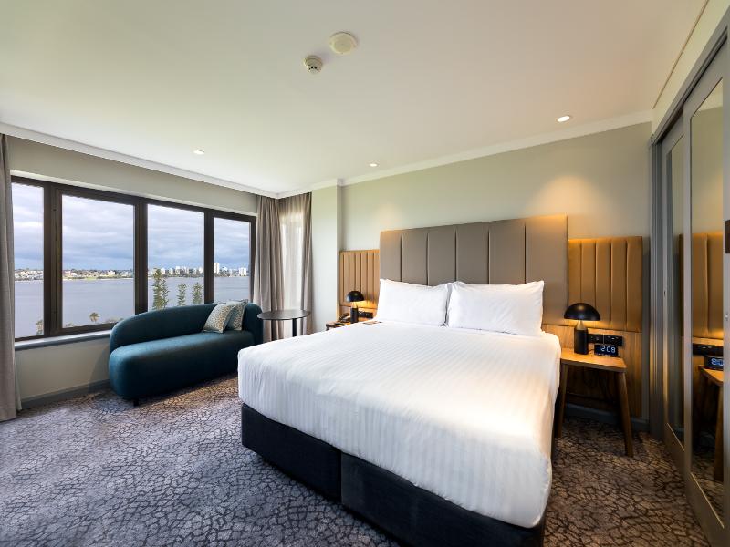 Crowne Plaza Perth image