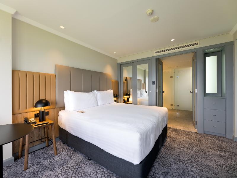 Crowne Plaza Perth image
