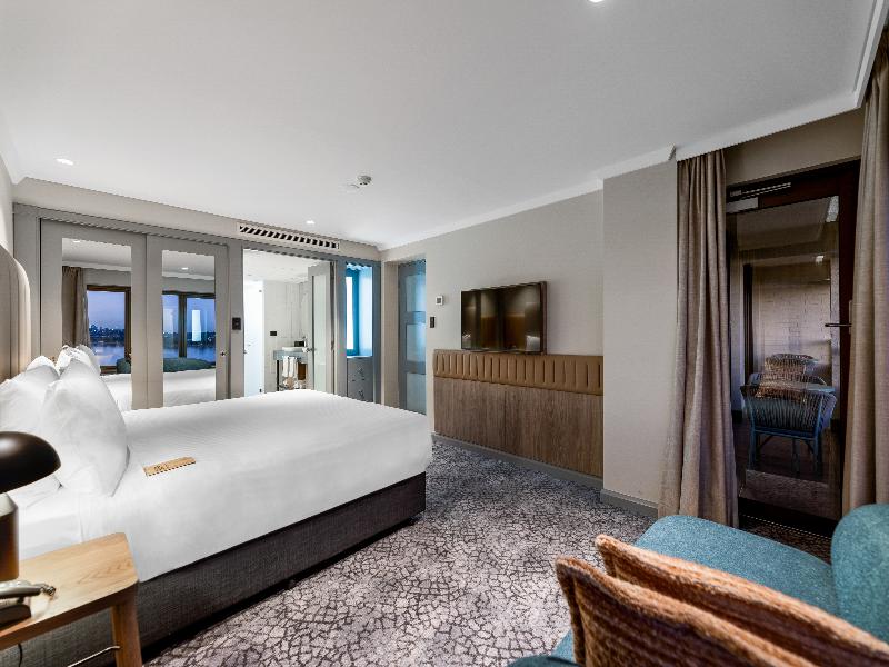 Crowne Plaza Perth image