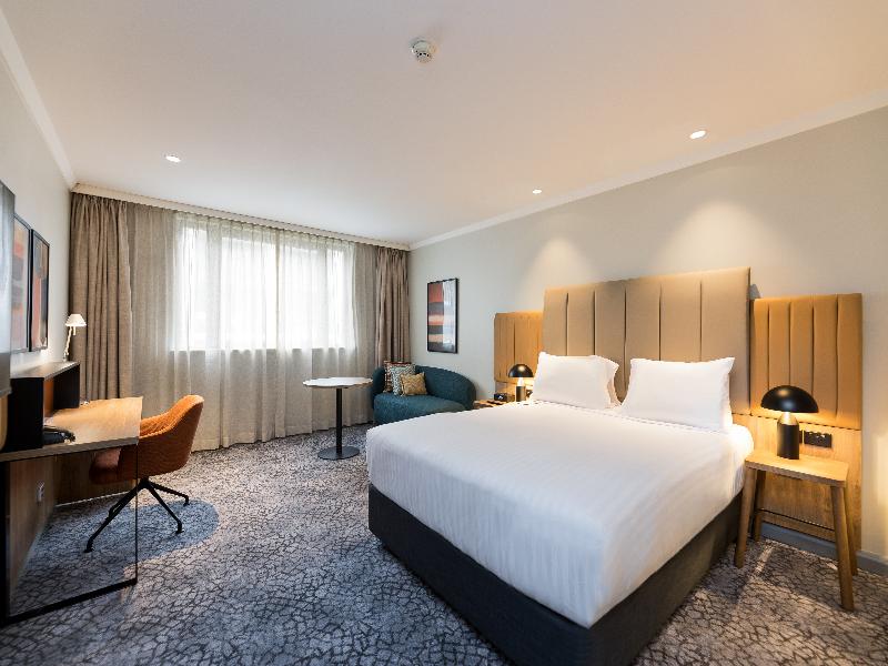 Crowne Plaza Perth image