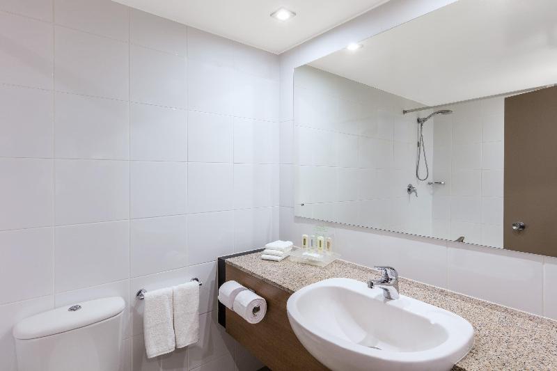 Holiday Inn Auckland Airport image