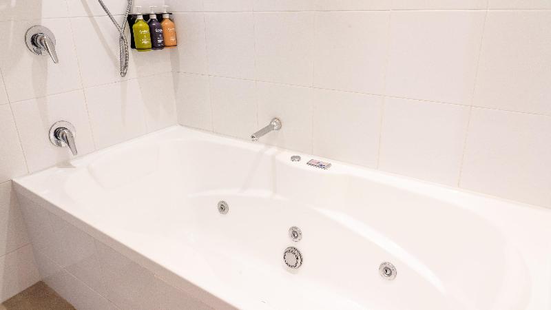 Holiday Inn Auckland Airport image
