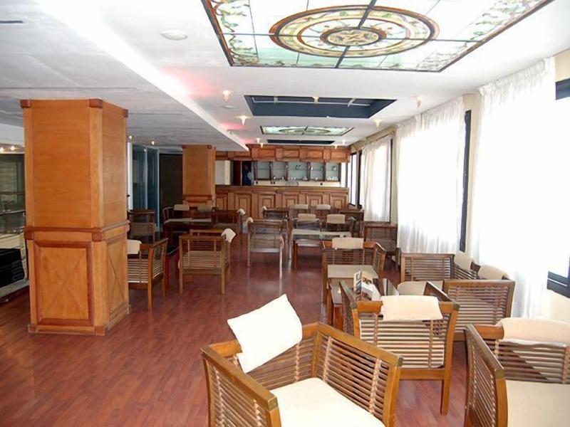 De La Corniche image