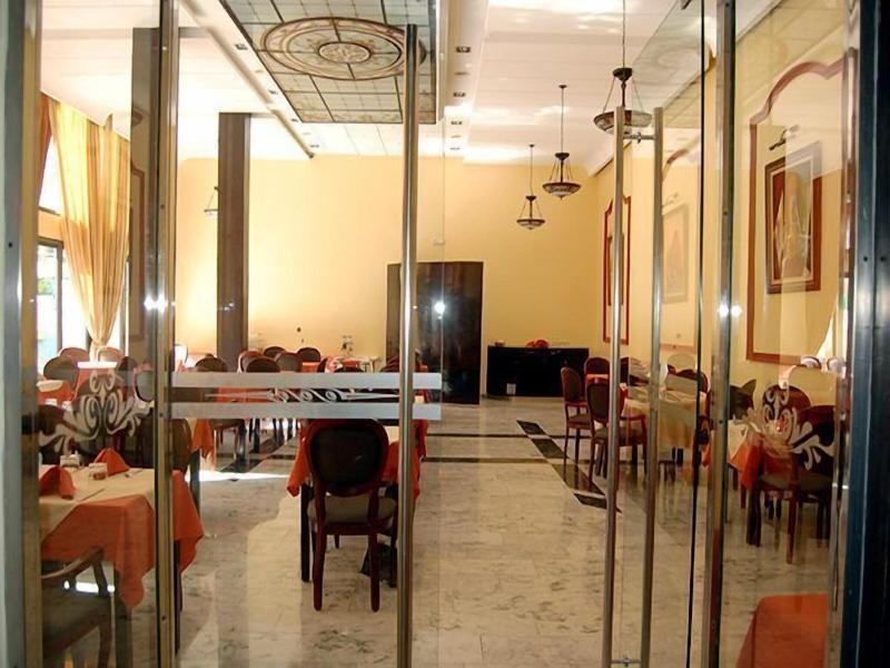 De La Corniche image