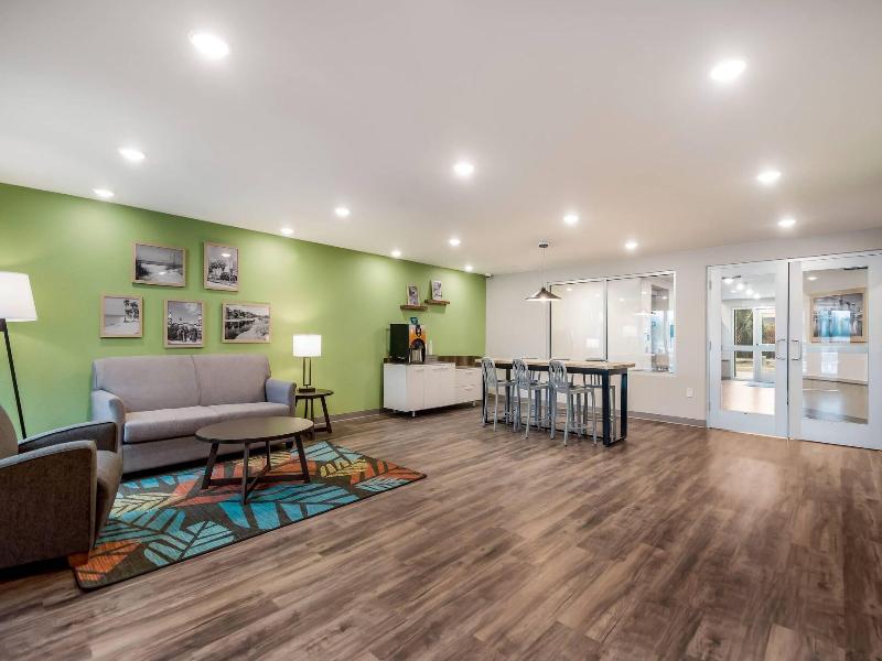 Woodspring Suites Tampa Airport North Veterans Ex image