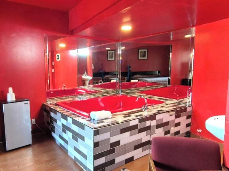 Saratoga Motel By Capital O Near Midway Airport C image