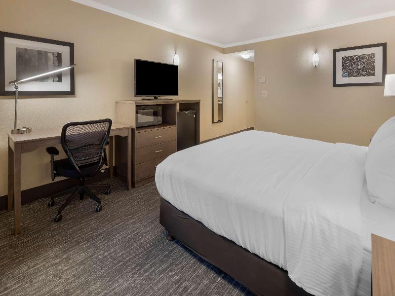 Best Western Plus Chena River Lodge image