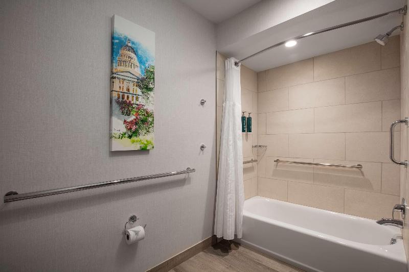 Doubletree Sacramento image