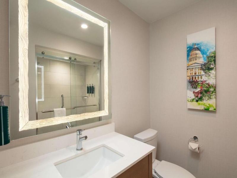 Doubletree Sacramento image