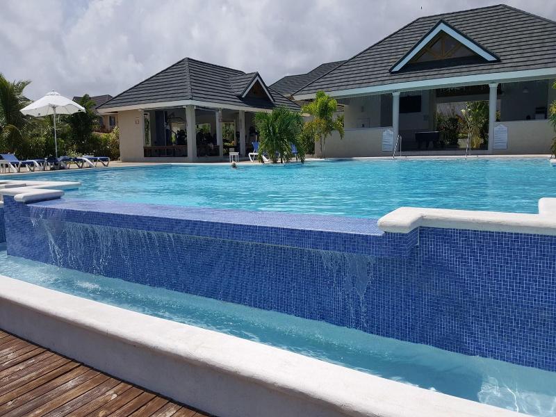 Ocho Rios Villa At Coolshade Ix image