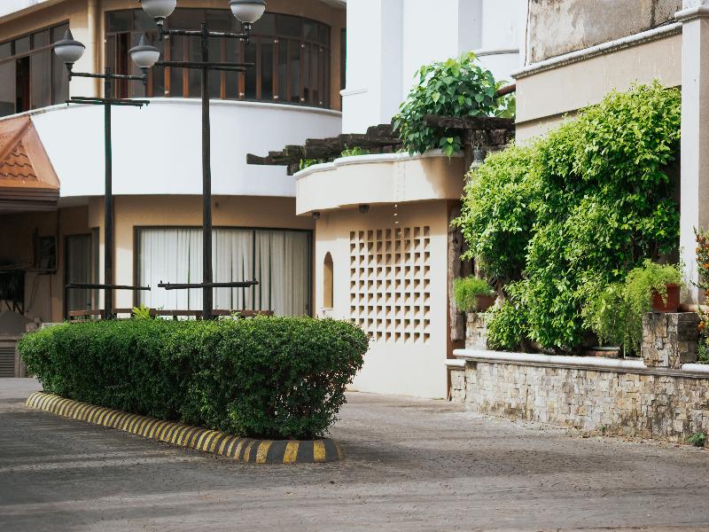 Crown Regency Residences Cebu image