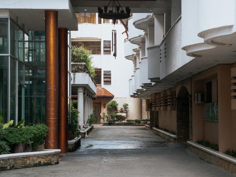 Crown Regency Residences Cebu image