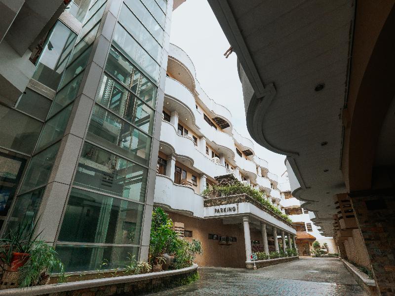 Crown Regency Residences Cebu image