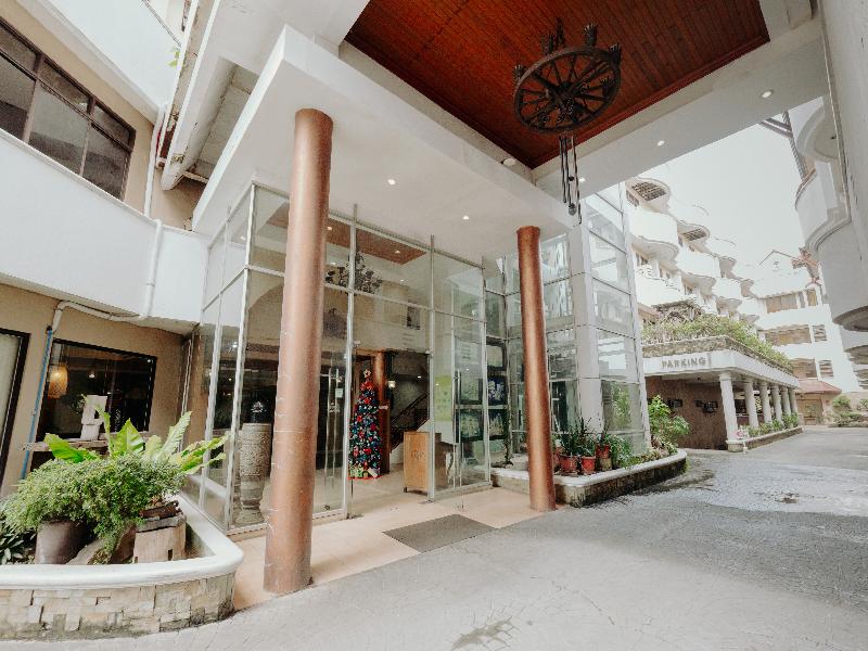 Crown Regency Residences Cebu image